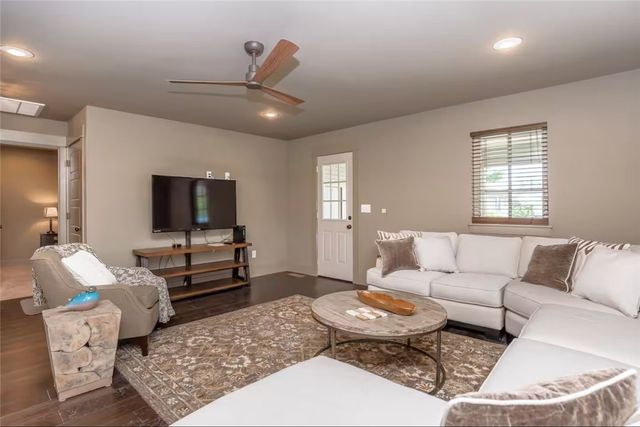 303 NW F Street, Bentonville, AR 72712