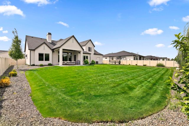 2546 N Heirloom Ave, Eagle, ID 83616