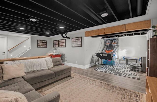 9740 67th Avenue N, Maple Grove, MN 55369