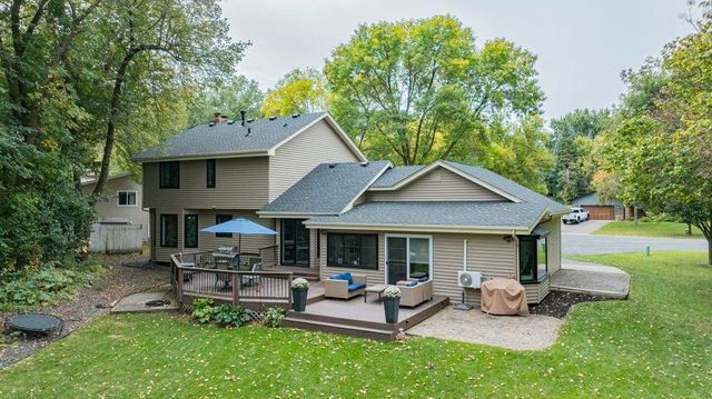 9740 67th Avenue N, Maple Grove, MN 55369