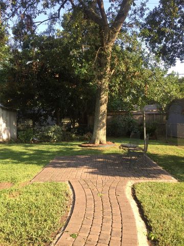 2115 Gardenia Drive, Houston, TX 77018