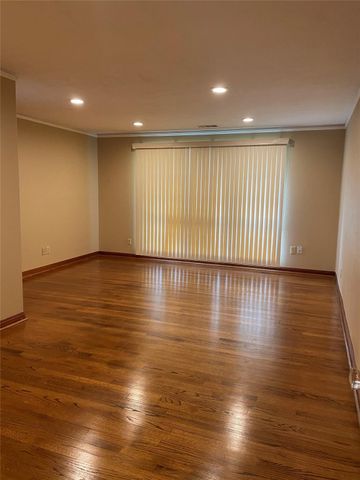 2115 Gardenia Drive, Houston, TX 77018