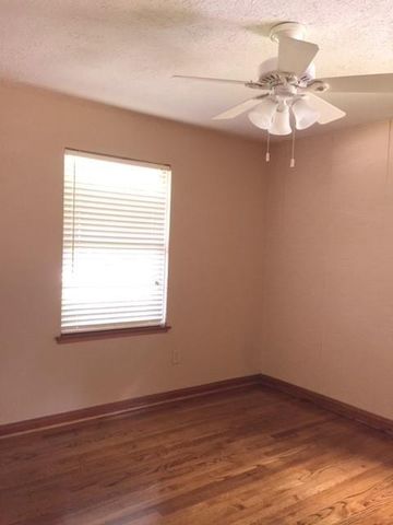 2115 Gardenia Drive, Houston, TX 77018