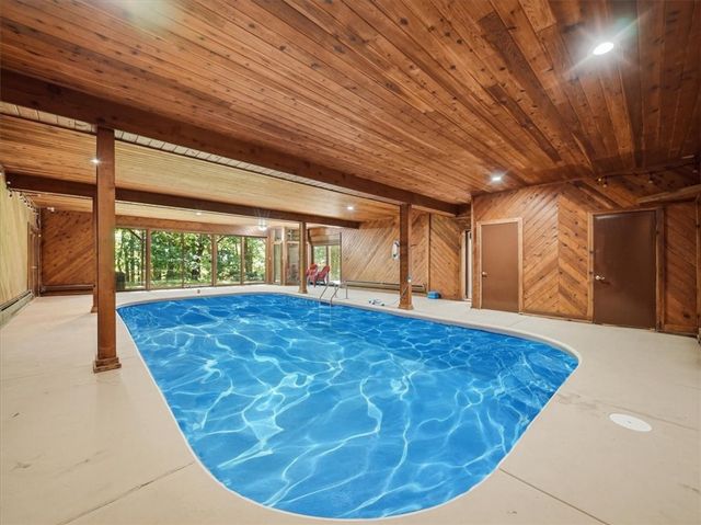 150 Maple Dr, Pine Twp, PA 15090