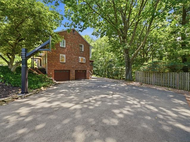 150 Maple Dr, Pine Twp, PA 15090