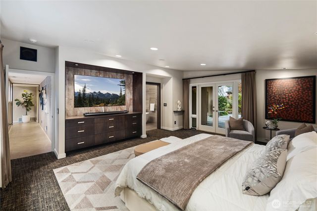 3215 78th Place NE, Medina, WA 98039