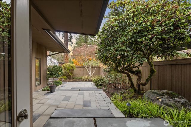 3215 78th Place NE, Medina, WA 98039