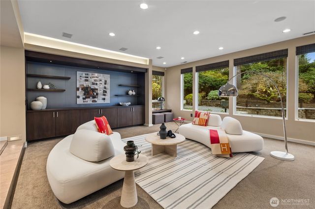 3215 78th Place NE, Medina, WA 98039