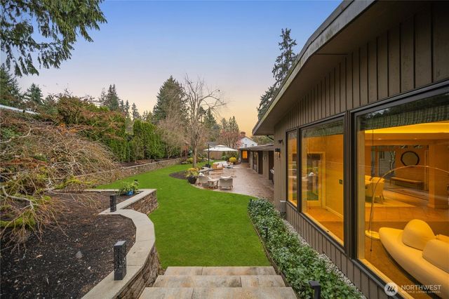 3215 78th Place NE, Medina, WA 98039