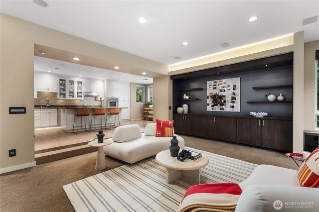 3215 78th Place NE, Medina, WA 98039