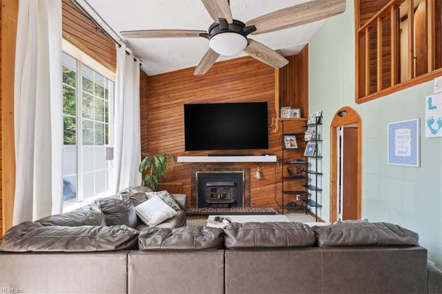 615 12th ST, Virginia Beach, VA 23451