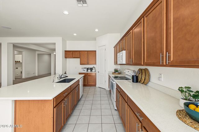 2662 E LA COSTA Drive, Gilbert, AZ 85298