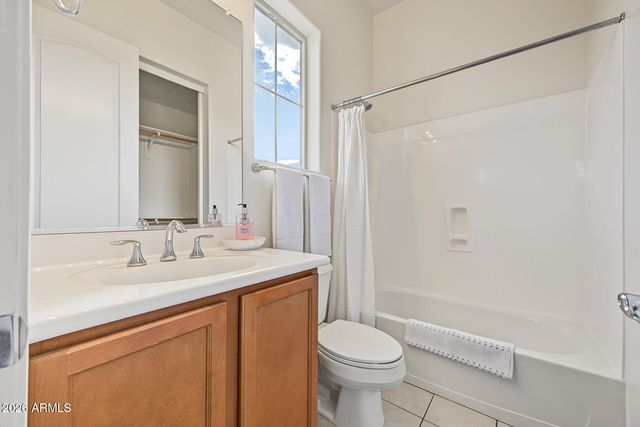 2662 E LA COSTA Drive, Gilbert, AZ 85298