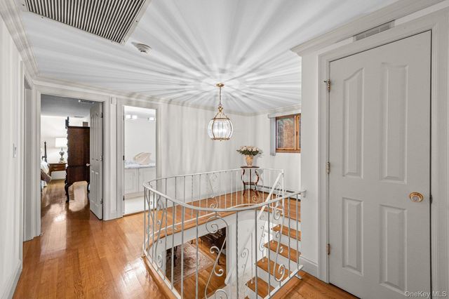 123 Old Post Drive, Hauppauge, NY 11788
