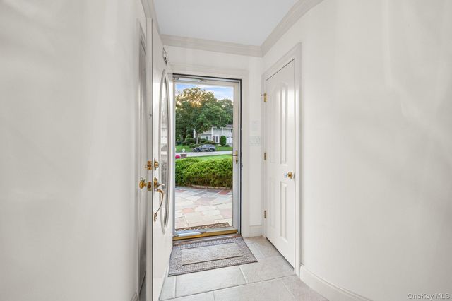 123 Old Post Drive, Hauppauge, NY 11788