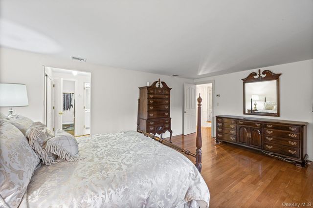 123 Old Post Drive, Hauppauge, NY 11788