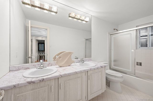 123 Old Post Drive, Hauppauge, NY 11788