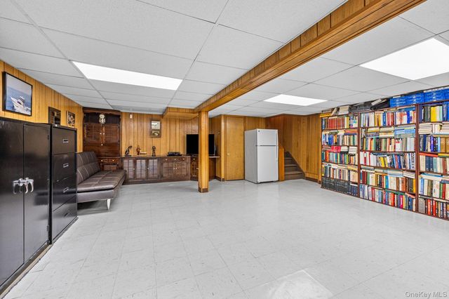 123 Old Post Drive, Hauppauge, NY 11788