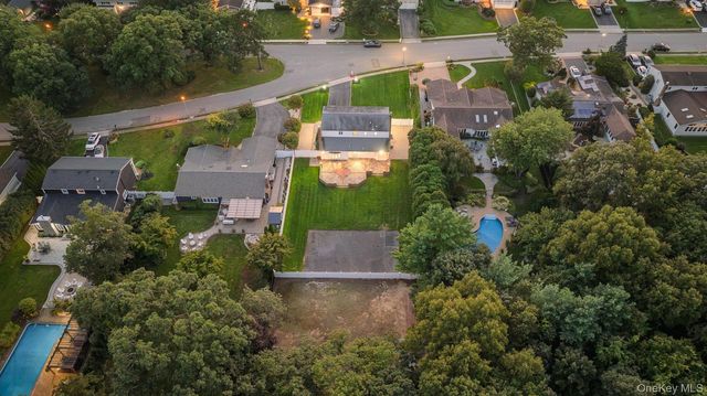 123 Old Post Drive, Hauppauge, NY 11788