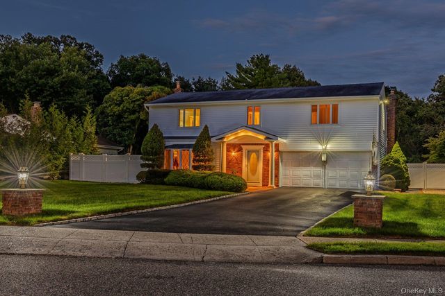 123 Old Post Drive, Hauppauge, NY 11788