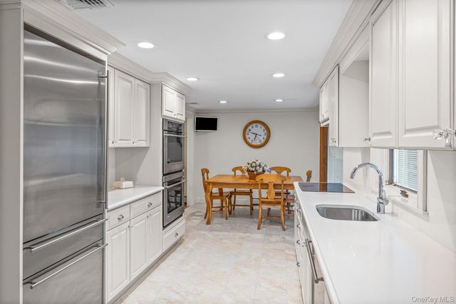 123 Old Post Drive, Hauppauge, NY 11788