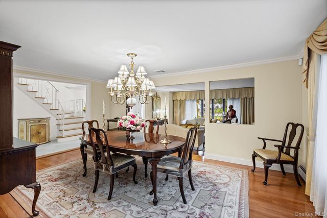 123 Old Post Drive, Hauppauge, NY 11788