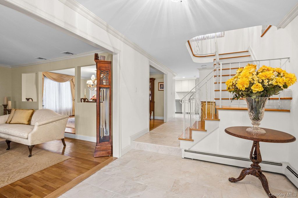 123 Old Post Drive, Hauppauge, NY 11788 — photo 4
