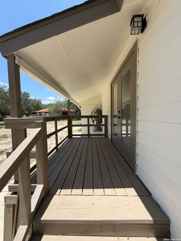 505 NOTTINGHAM DR, Poteet, TX 78065