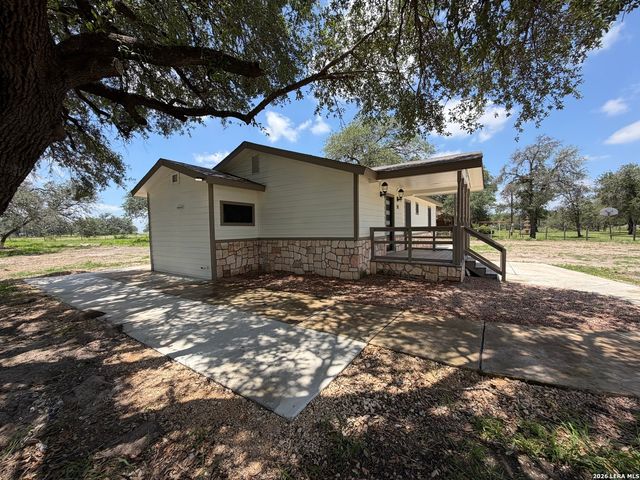 505 NOTTINGHAM DR, Poteet, TX 78065