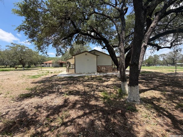 505 NOTTINGHAM DR, Poteet, TX 78065