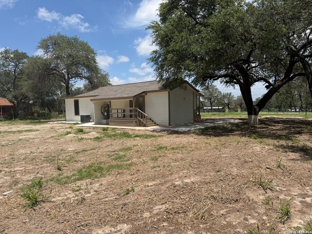 505 NOTTINGHAM DR, Poteet, TX 78065