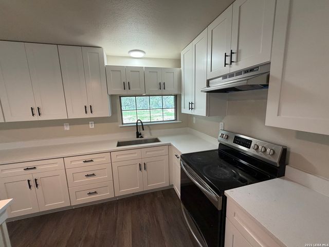 505 NOTTINGHAM DR, Poteet, TX 78065