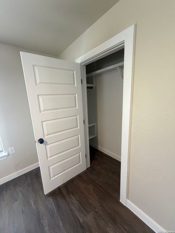 505 NOTTINGHAM DR, Poteet, TX 78065