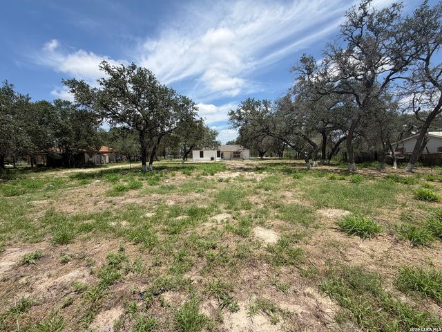 505 NOTTINGHAM DR, Poteet, TX 78065
