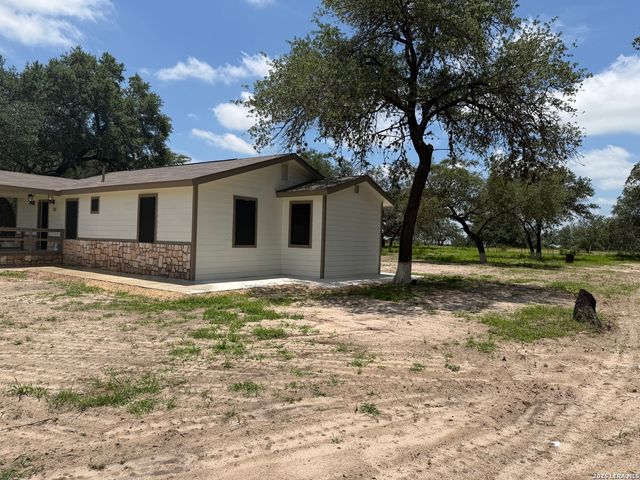 505 NOTTINGHAM DR, Poteet, TX 78065