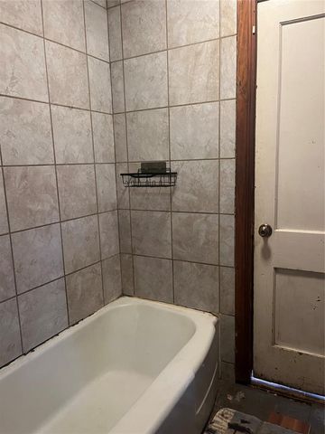 6908 NW 42nd Street, Bethany, OK 73008