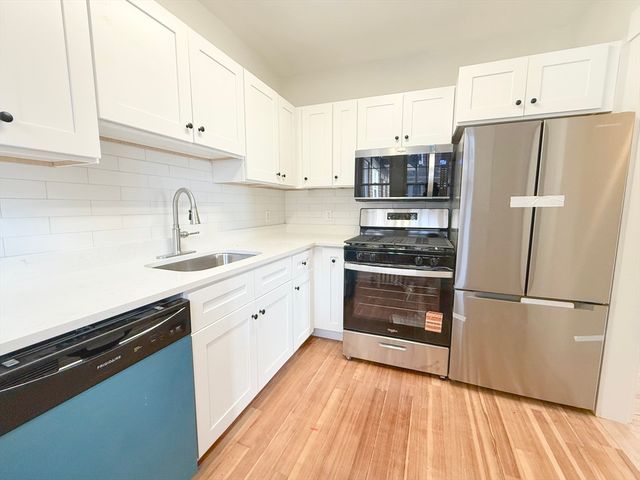 56 Selkirk Rd 8, Boston, MA 02135