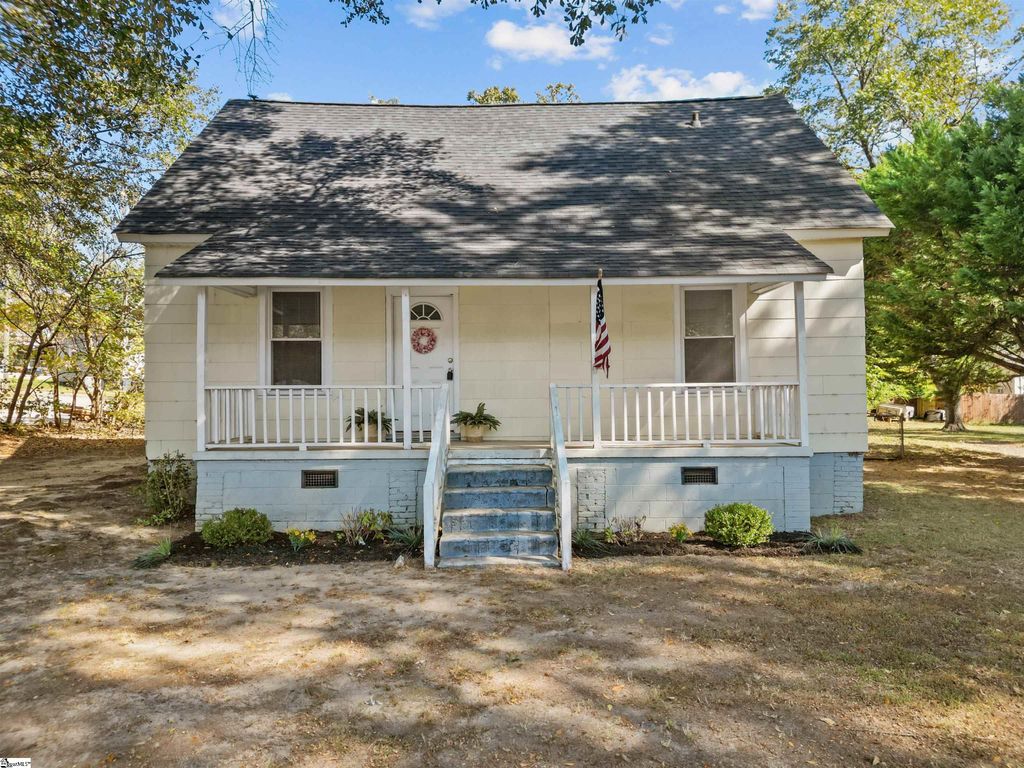 10 Bobo Street, Greer, SC 29650