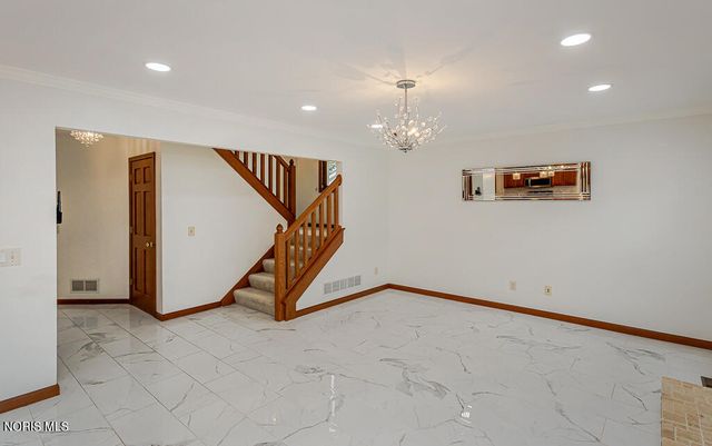 7817 Hawkins Court, Sylvania, OH 43560