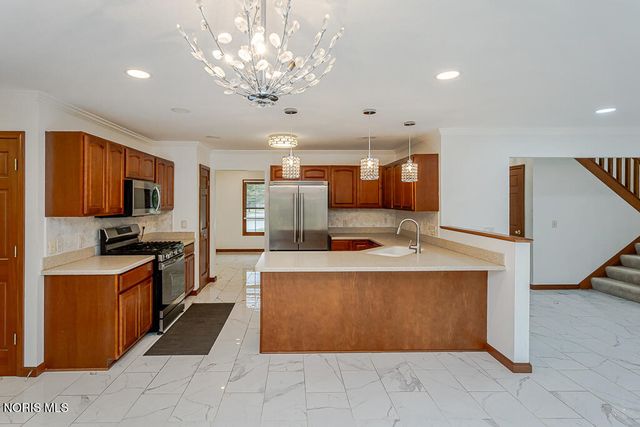 7817 Hawkins Court, Sylvania, OH 43560