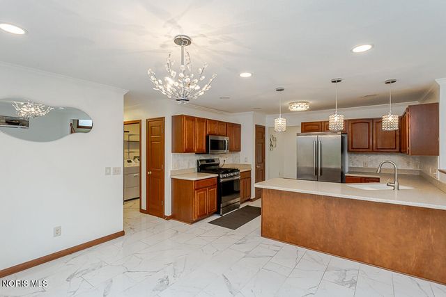 7817 Hawkins Court, Sylvania, OH 43560