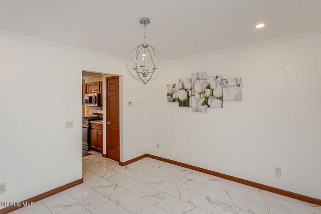 7817 Hawkins Court, Sylvania, OH 43560