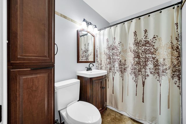 600 W North Street, Crown Point, IN 46307