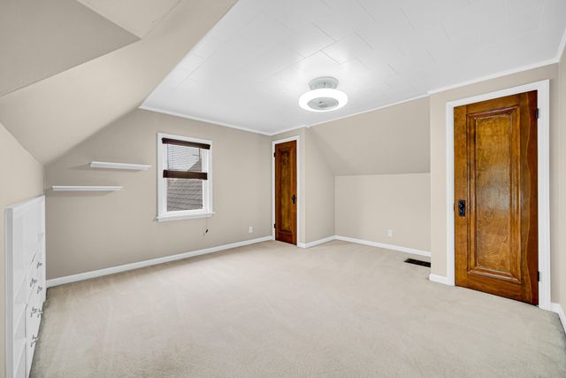 600 W North Street, Crown Point, IN 46307