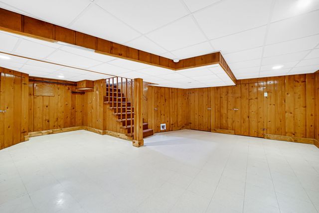 600 W North Street, Crown Point, IN 46307