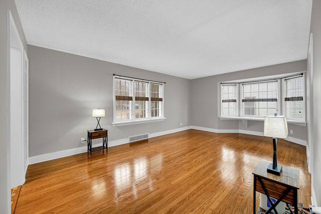 600 W North Street, Crown Point, IN 46307