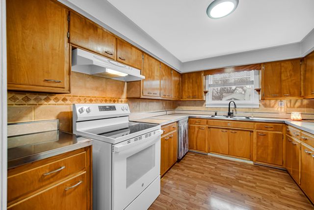 600 W North Street, Crown Point, IN 46307