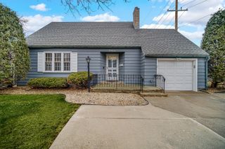 600 W North Street, Crown Point, IN 46307