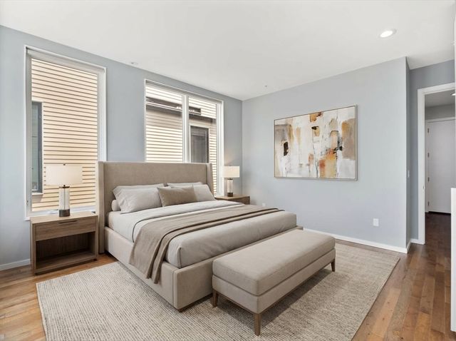 525 E 1st St PH5, Boston, MA 02127