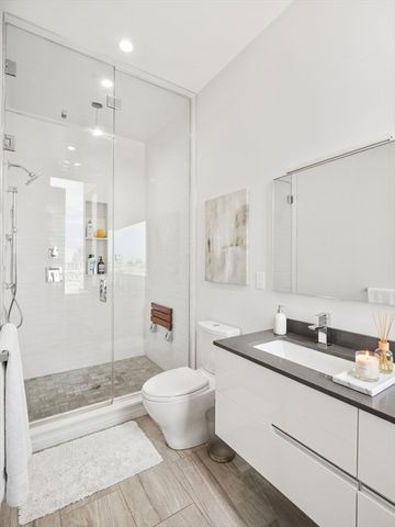 525 E 1st St PH5, Boston, MA 02127